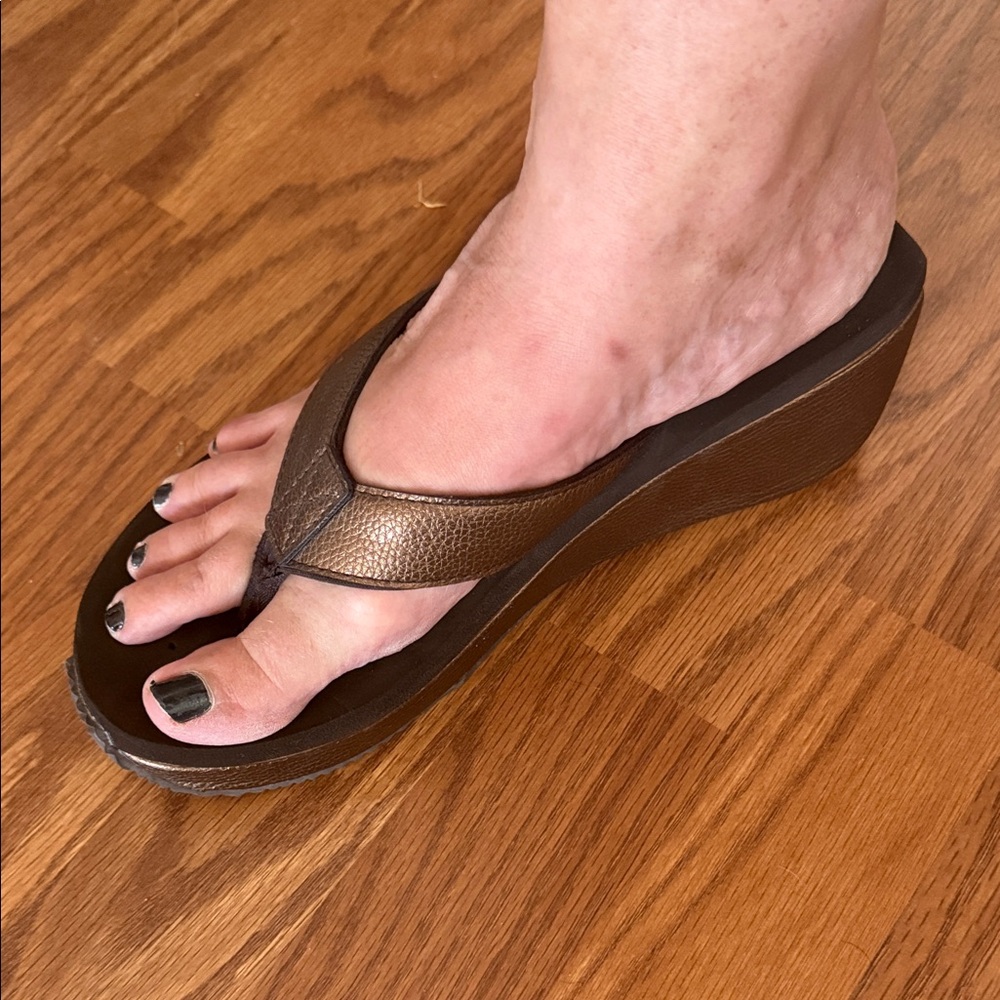 Volatile Black and Bronze Sandals - Picture 8 of 8